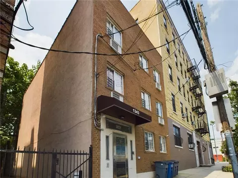 1343 Bristow St, New York, NY 10459