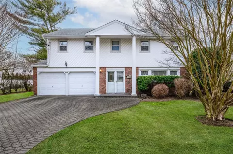 536 Ellison Ave, North Hempstead, NY 11590