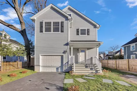 215 Warren Ave, Greenburgh, NY 10603