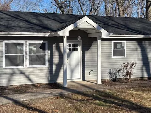 111 Seymour Ln, Medford, NY 11763