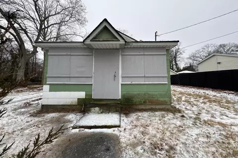 188 Officials Ave, Holbrook, NY 11741