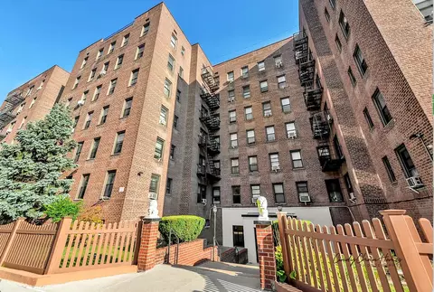 6615 Wetherole St #B19, Rego Park, NY 11374