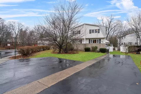 89 Lonergan Dr, Ramapo, NY 10901