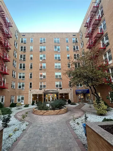42-42 Colden St #D5, New York, NY 11355