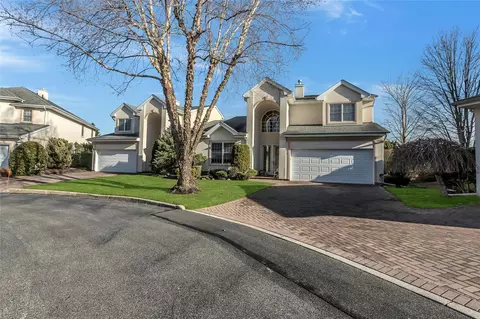 376 Altessa Blvd, Melville, NY 11747