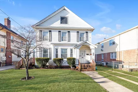 195 Hempstead Ave, Lynbrook, NY 11563