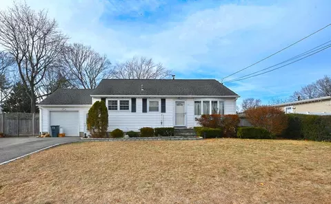 37 Morning Dr, Centereach, NY 11720