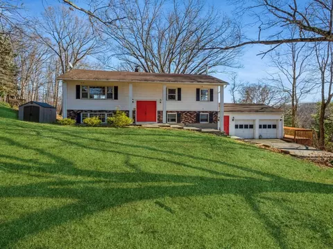 1618 Morningview Dr, Yorktown, NY 10598