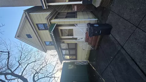 73-40 72 St, New York, NY 11385