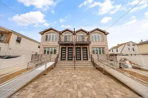 160-33 77th Ave, Fresh Meadows, NY 11366