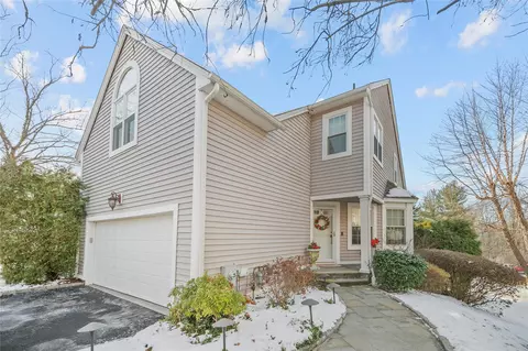 5 Pondview Ln, Yonkers, NY 10710