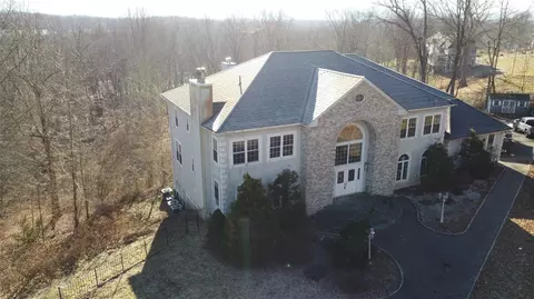 9 Duhamel Dr, East Fishkill, NY 12533