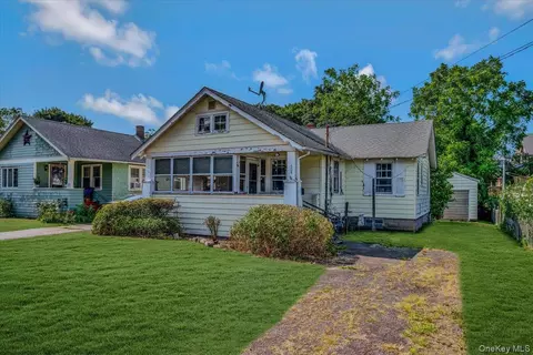 208 Aka 685 Knapp Pl, Greenport, NY 11944