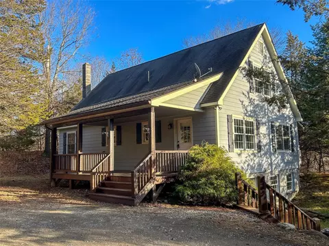 10 Bobcat Ln, Staatsburg, NY 12580