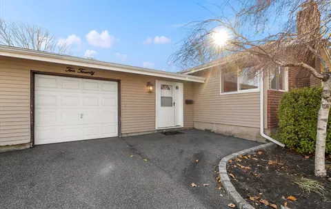 1020 Commack Rd, Dix Hills, NY 11746