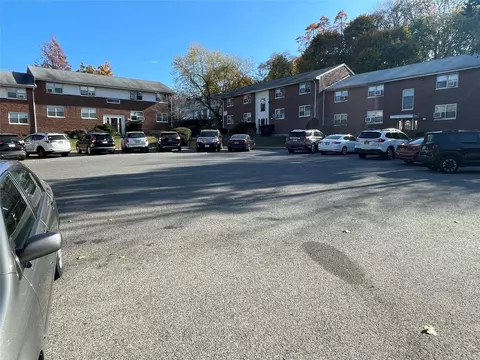 10 Cascade Ter #2E, Yonkers, NY 10703