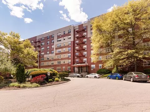 7 Balint Dr #714, Yonkers, NY 10710