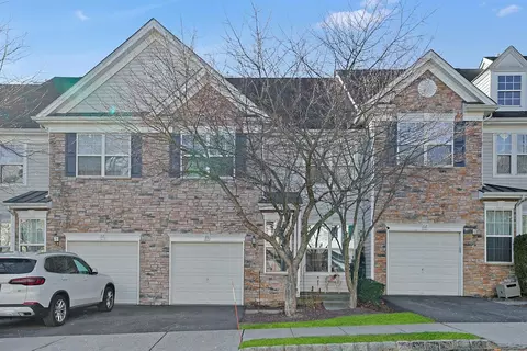 70 Barr Ln, Monroe, NY 10950