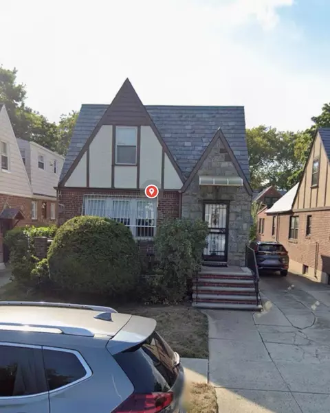 98-09 74th Ave, New York, NY 11375
