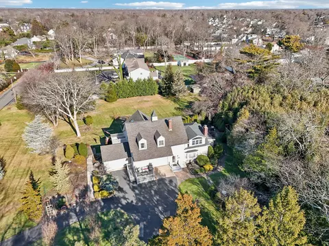 278 Suydam Ln, Bayport, NY 11705