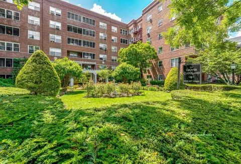 67-38 108th St #B22, New York, NY 11375