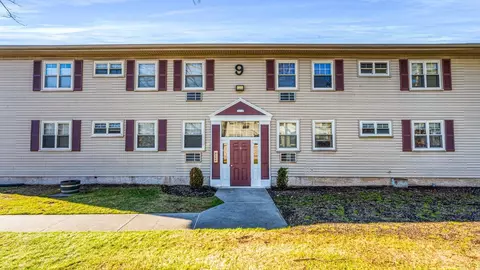 324 Post Ave #9K, North Hempstead, NY 11590