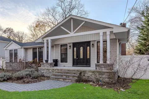60 Mount Sinai Ave, Mount Sinai, NY 11766
