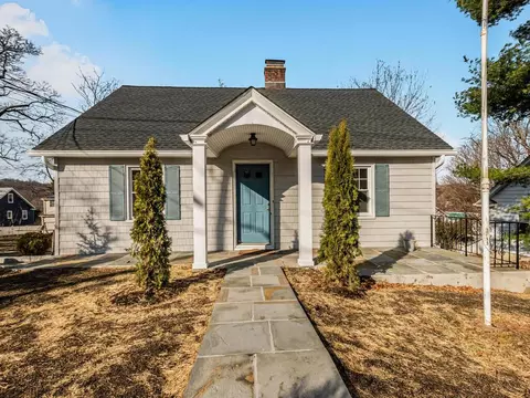 907 Warren Ave, Mount Pleasant, NY 10594