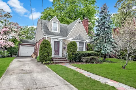 584 Adams Ave, West Hempstead, NY 11552