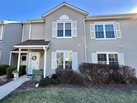 504 Bayberry Ct, New Windsor, NY 12553