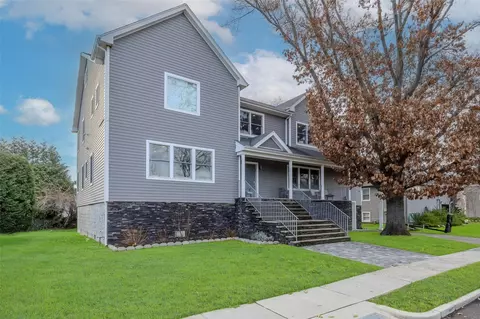 589 Green Pl, Woodmere, NY 11598