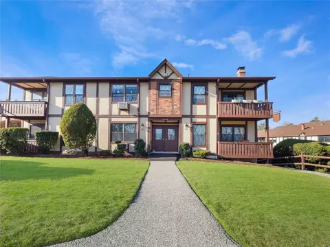 612 Sierra Vista Ln, Clarkstown, NY 10989
