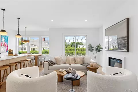 12 Depot #102, Westhampton Beach, NY 11978