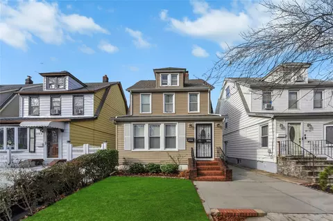 89-06 Gettysburg St, New York, NY 11426