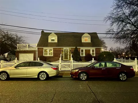 328 William St, West Hempstead, NY 11552