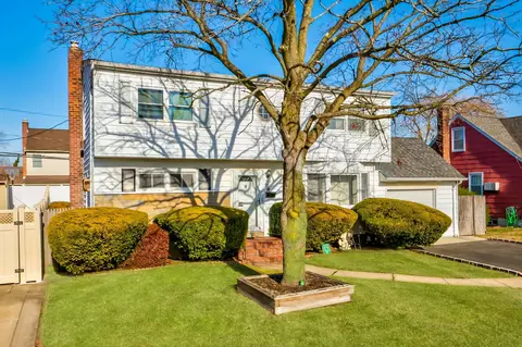 3623 Bernard Dr, Wantagh, NY 11793