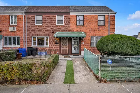 14414 Melbourne Ave, New York, NY 11367