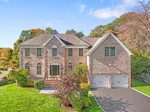 14 Red Oak Ln, Cortlandt, NY 10567