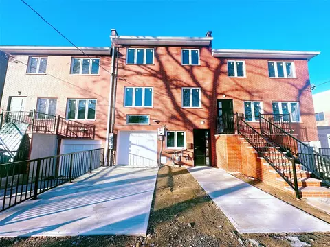 42-16 215th St, Bayside, NY 11361