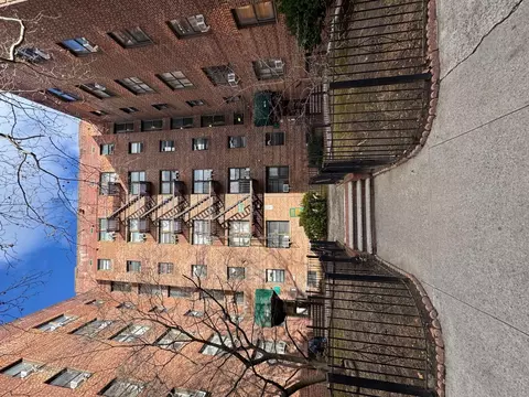 44-11 Macnish St #2F, Elmhurst, NY 11373