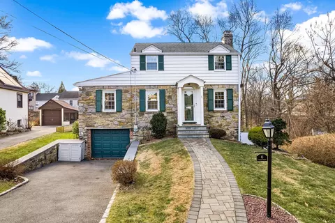 6 Winans Dr, Yonkers, NY 10701
