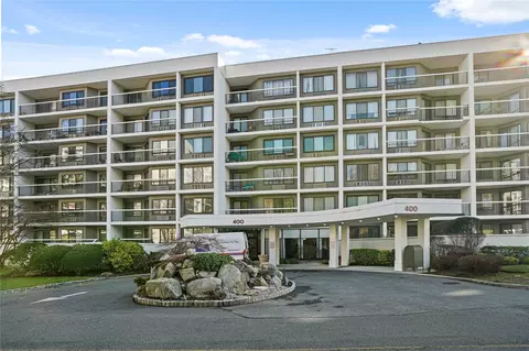 400 High Point Dr #113, Greenburgh, NY 10530