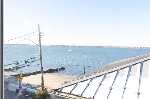 19 Winters St, New York, NY 10464