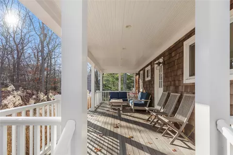 34 Harbor Blvd, East Hampton, NY 11937