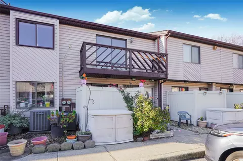 4207 Amboy Rd #8B, Staten Island, NY 10308
