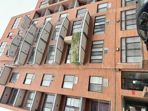 144-48 Roosevelt Ave #2C, Flushing, NY 11354