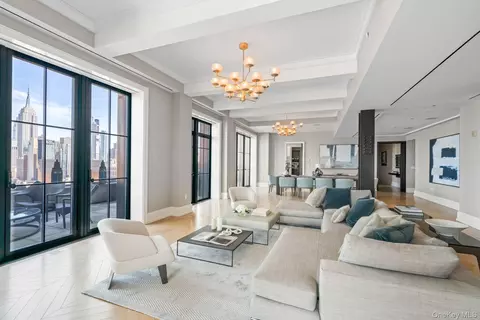 212 W 18th St #PH2, New York, NY 10011