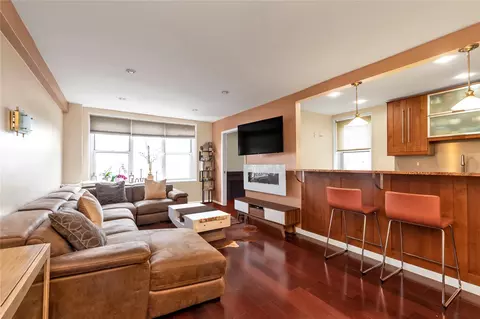 209-80 18th Ave #6E, New York, NY 11360