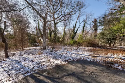 131 Springville Rd, Southampton, NY 11946