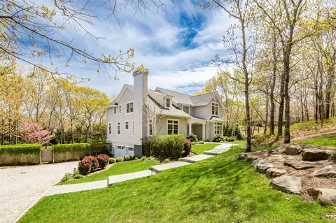 1 Park Ave, Southampton, NY 11968